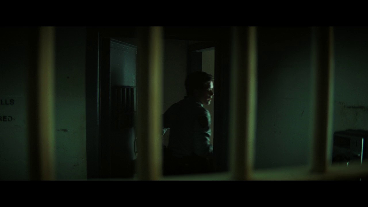 Fear Street 1994 (2021) NF WEB-DL Hindi + English 720p x264 AVC HE-AAC 5.1 ESub CineVood.mkv.0001